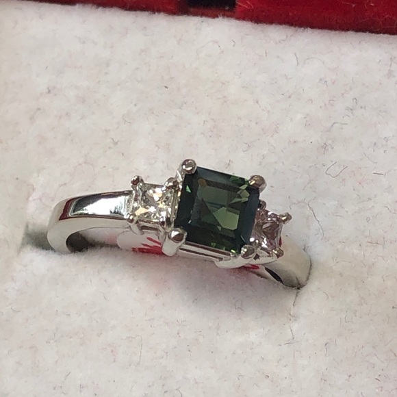 14 kt white gold , white sapphires & “Montana “rng - Picture 4 of 16